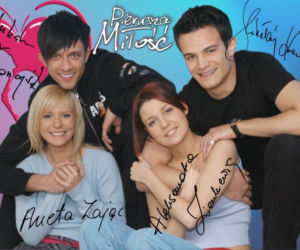 Pierwsza miłość. Artur (Łukasz Płoszajski), Kinga (Aleksandra Zienkiewicz), Marysia (Aneta Zając), Paweł (Mikołaj Krawczyk)