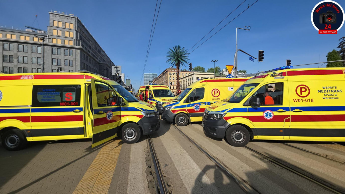 „Otworzyłam oczy, wszyscy leżeli na ziemi”. Szokująca relacja pasażerki. Zderzenie tramwajów w centrum stolicy
