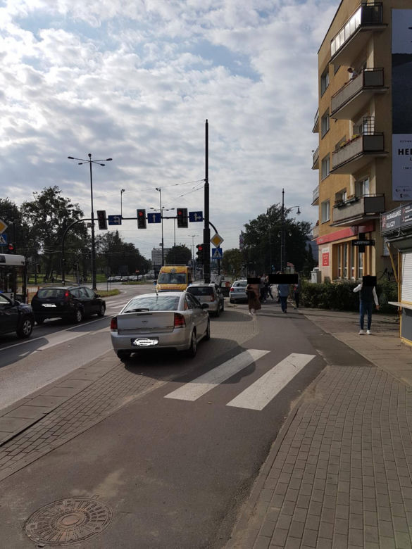 Została potrącona na chodniku. Poważny wypadek w Toruniu