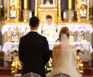 Ksiądz podał stawkę za ślub. Szokująca kwota