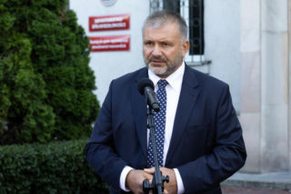 Żurek przekazał nowe wiadomości ws. Piesiewicza. Jest przewożony do prokuratury 