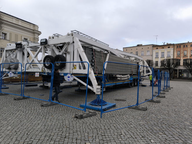 Karuzela na rynku w Lesznie