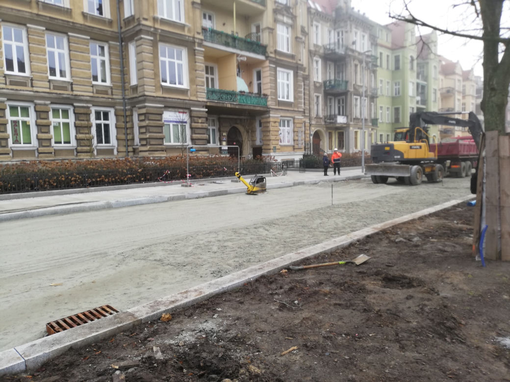 Przebudowa al. Jana Pawła II - marzec 2021