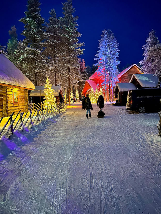 Rovaniemi w Finlandii. Wioska Świętego Mikołaja