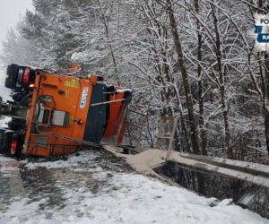 Wczoraj i dzię trudne warunki na drogach. Policja apeluję o rozwagę 