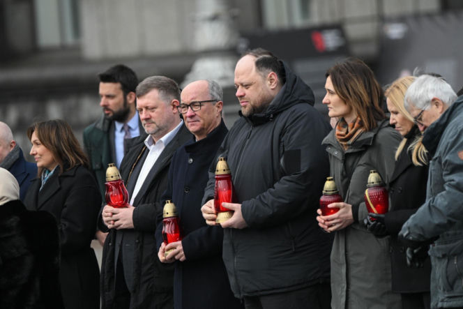 Nie da się przyzwyczaić do krwi i strachu". Czwarta rocznica wojny w Ukrainie