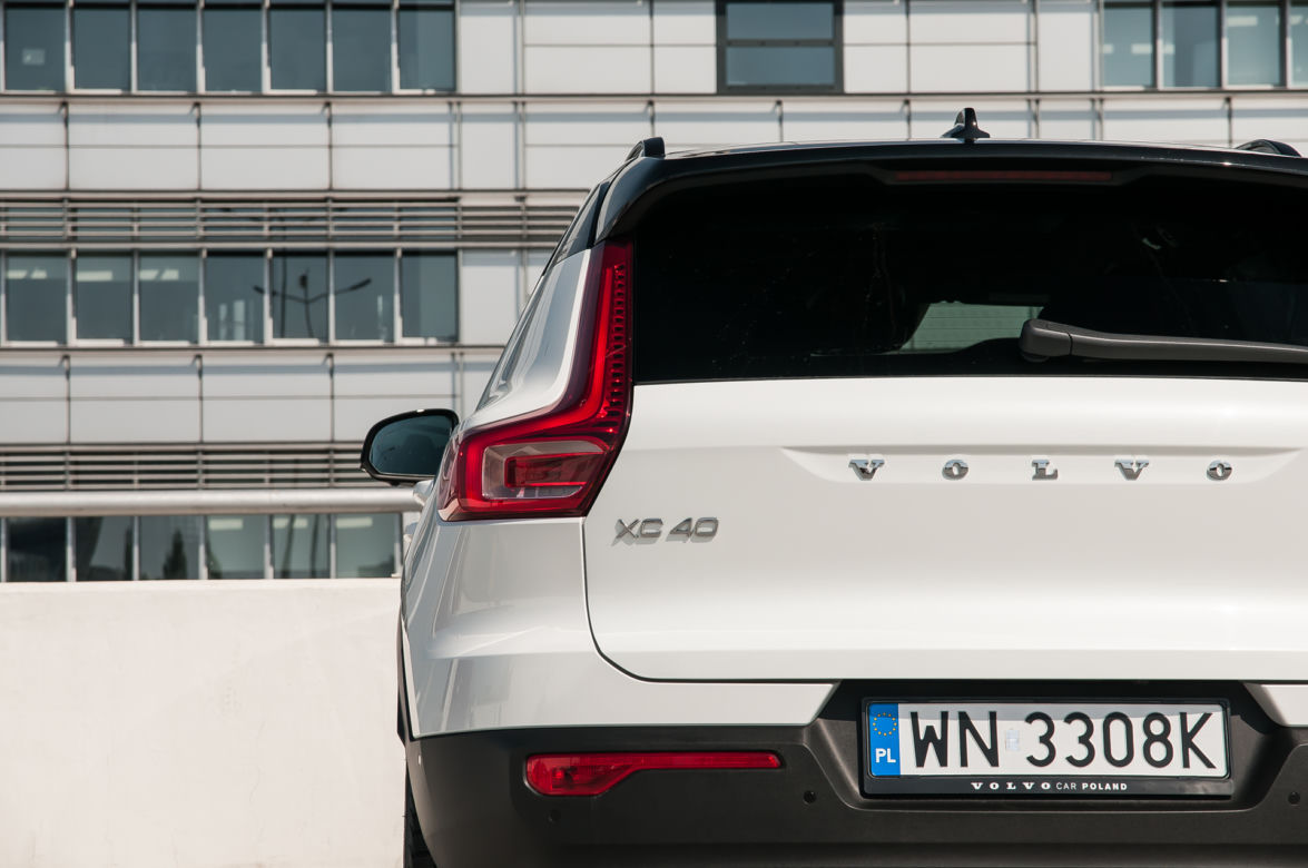 Volvo XC40 D4 190 KM R Design