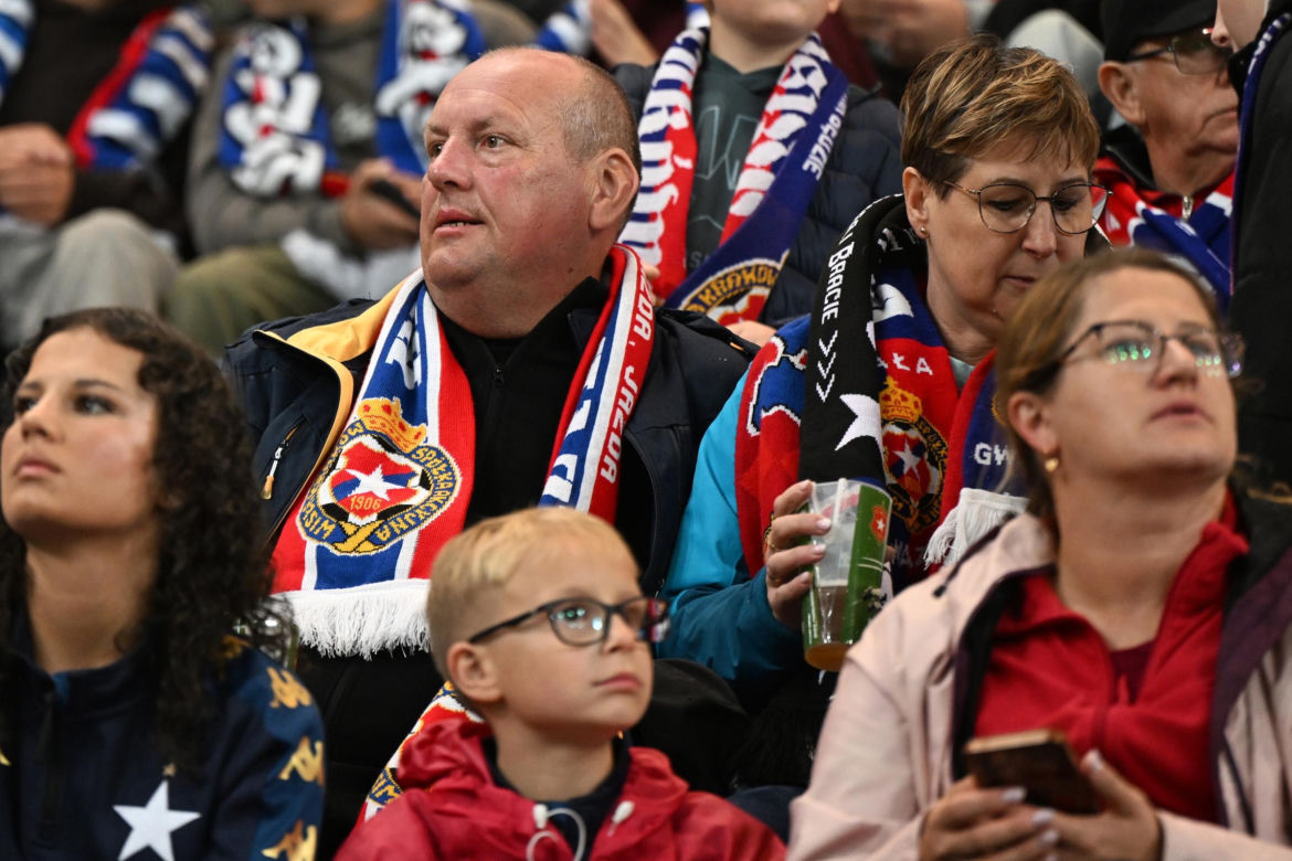 Wisła Kraków - Jagiellonia Białystok; Zdjęcia kibiców i zawodników z meczu 8. kolejki PKO BP Ekstraklasy