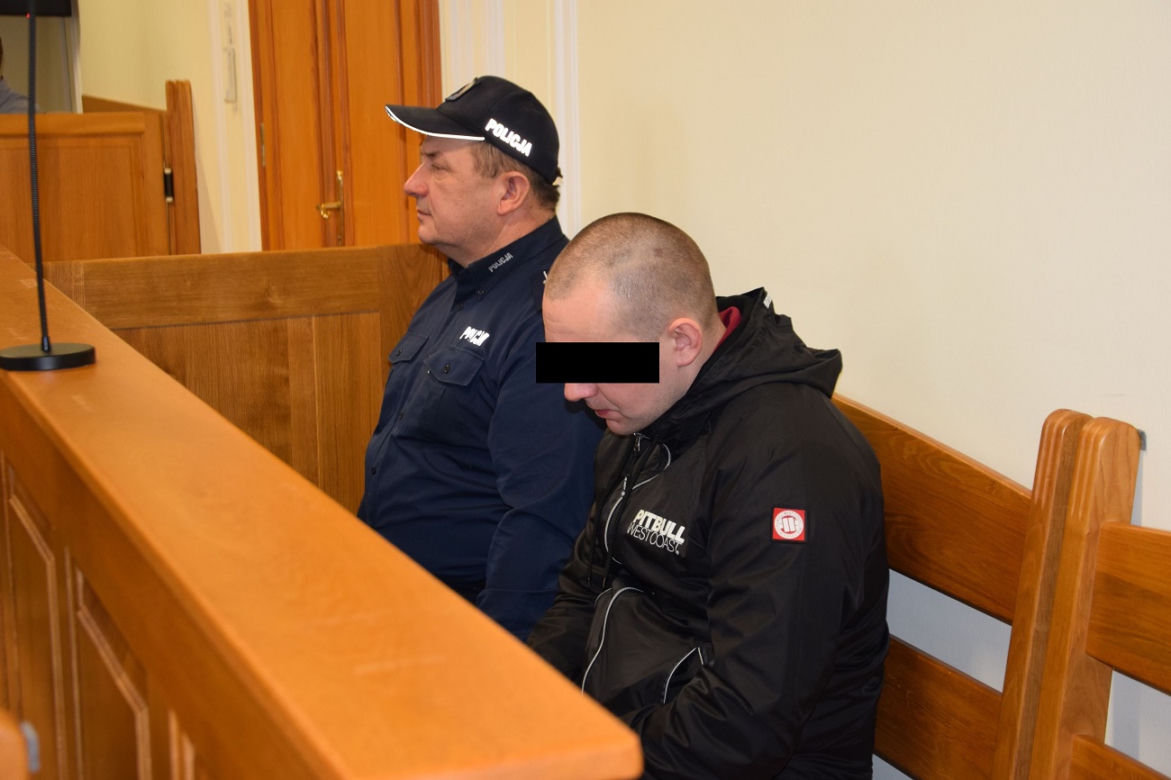 Doprowadzenie Adama Sz. do sądu [GALERIA]