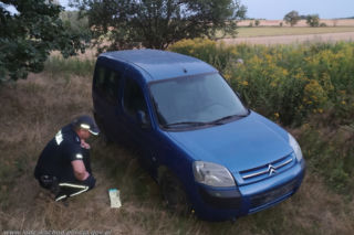 Skradziony Citroen po miesiącu został odnaleziony w krzakach