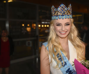 Karolina Bielawska spotkała się z dziećmi z Ukrainy! Maluchy lgnęły do tegorocznej Miss World 2022 