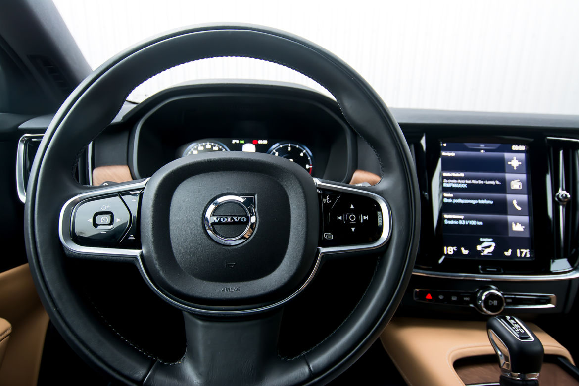 Volvo V90 D5 235 KM AWD Summum
