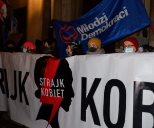 Tysiące osób protestowało w Krakowie po publikacji uzasadnienia wyroku w sprawie aborcji