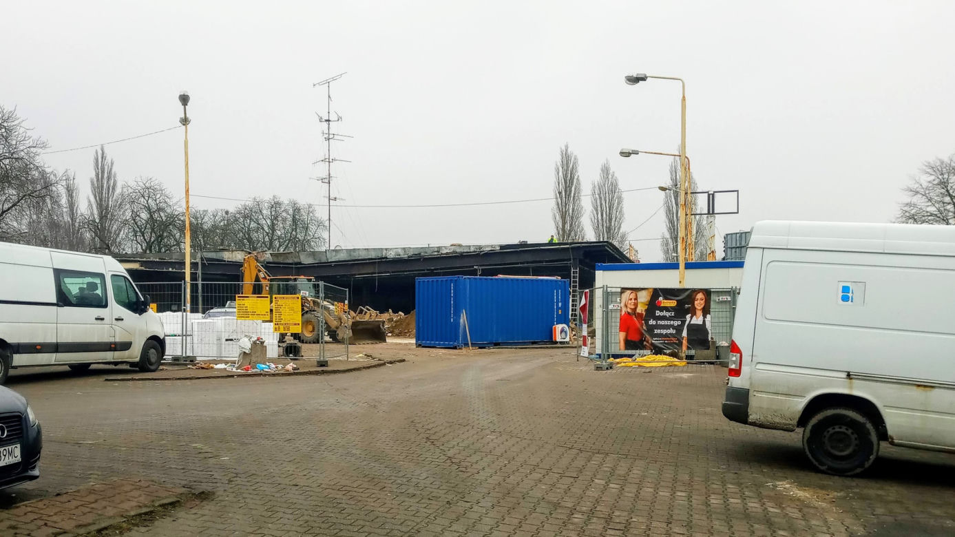 Rozbiórka pawilonu handlowego przy ul 26 Kwietnia