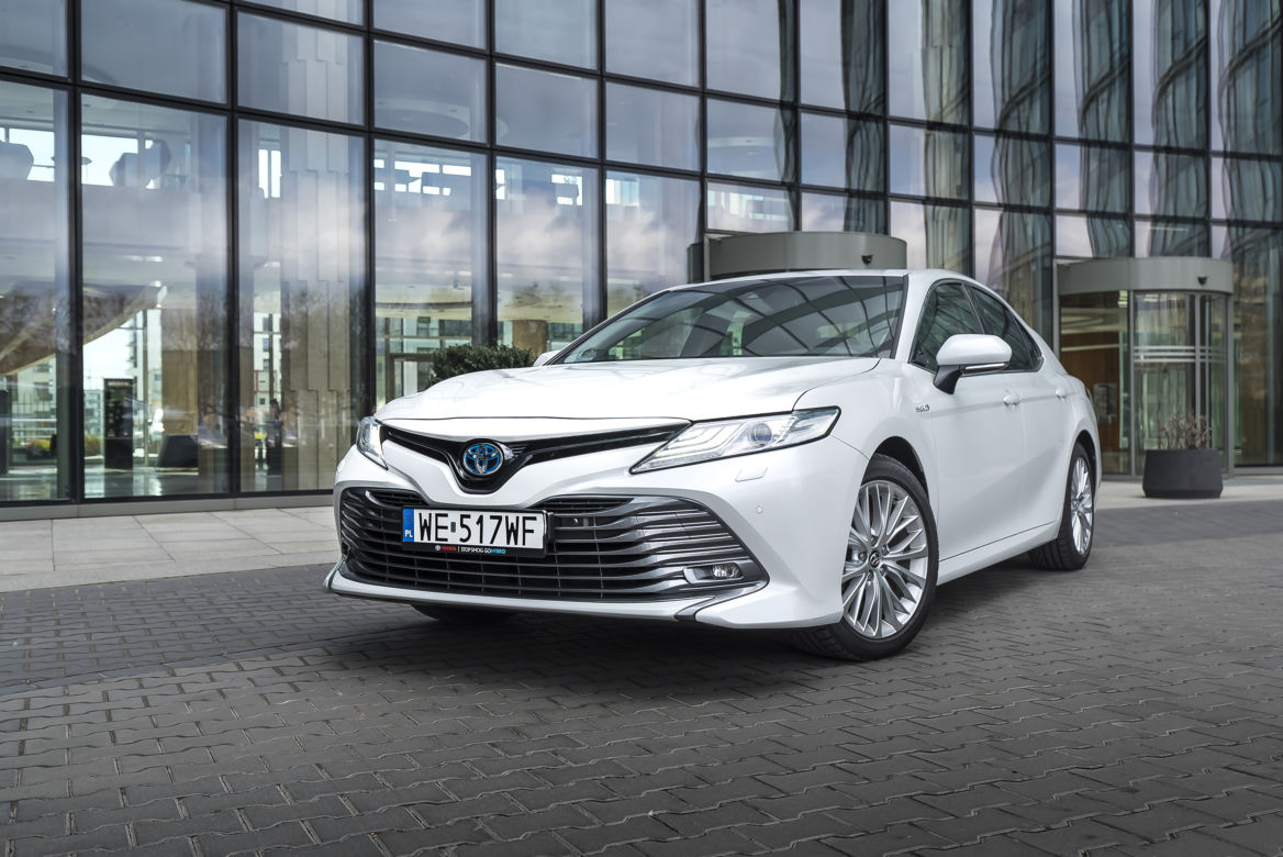 Toyota Camry 2.5 Hybrid 218 KM e-CVT Executive + VIP