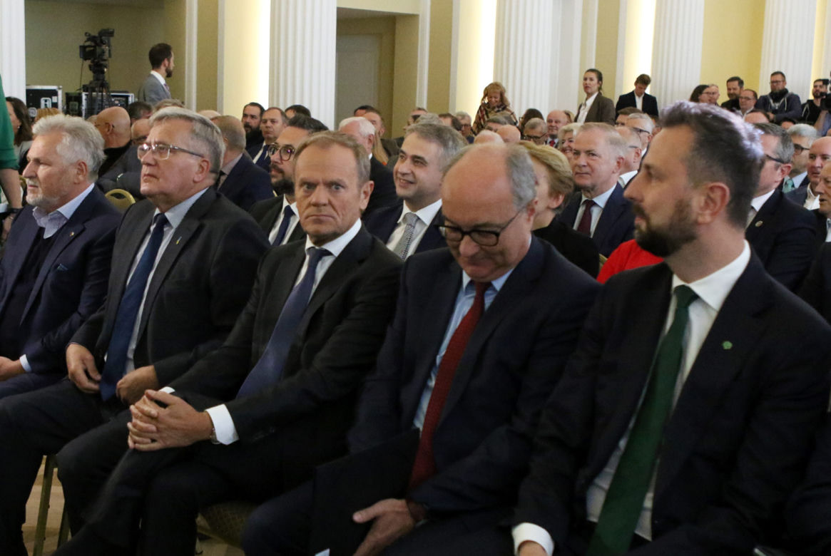  Kwaśniewski i Komorowski zwołali konferencję z liderami opozycji 