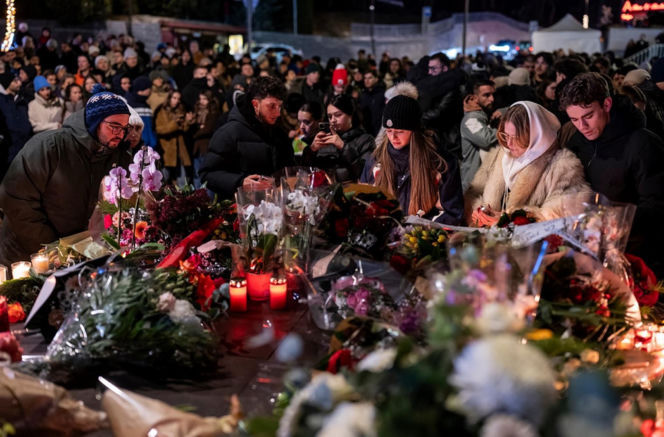 Szwajcaria. Śmiertelny pożar w kurorcie Crans-Montana. Ludzie modlą się za zmarłych i przynoszą kwiaty [ZDJĘCIA].