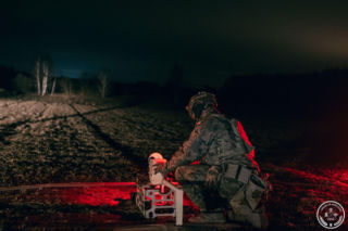 FlyEye na nocnej misji.  WOT monitoruje kluczowe obiekty z powietrza