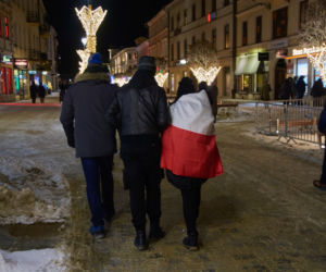 Lublin solidarny z Gdańskiem. Setki osób przed ratuszem