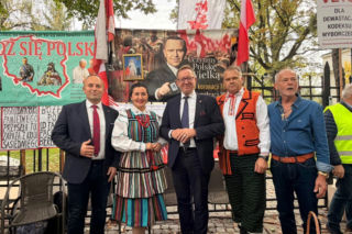 Poseł Telus z delegacją z Opoczna wspierał protestujących przed TK