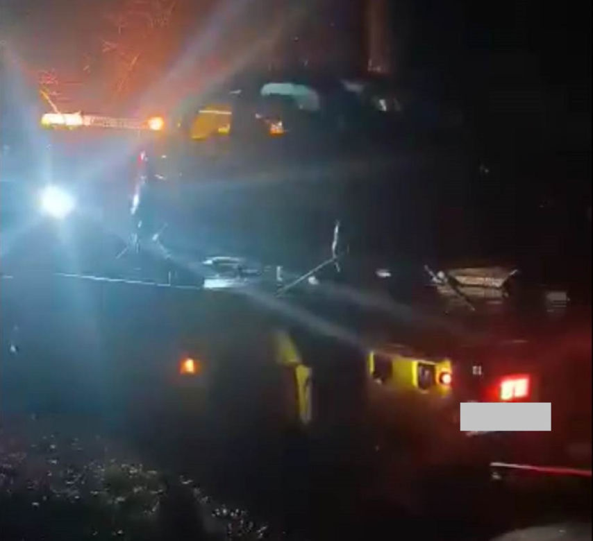 Sąsiadka zastawiła drogę samochodem w Urzejowicach. Po interwencji "Super Expressu" auto zostało odholowane! [GALERIA]