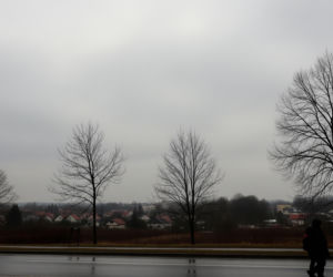 Zabierzów, 07.12.2025: Co za dzień! Szarość i tajemnica nad miastem.