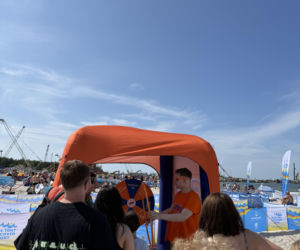 Niebieska i pomarańczowa ekipa rozgrzała plażę w Ustce! Baltic Tour Medicover Sport kontynuuje nadmorską trasę!