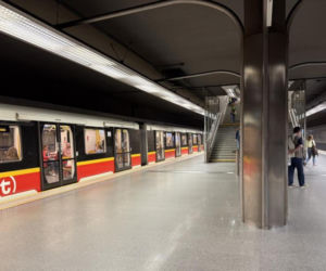 Nowe interkomy pojawią się na stacjach metra