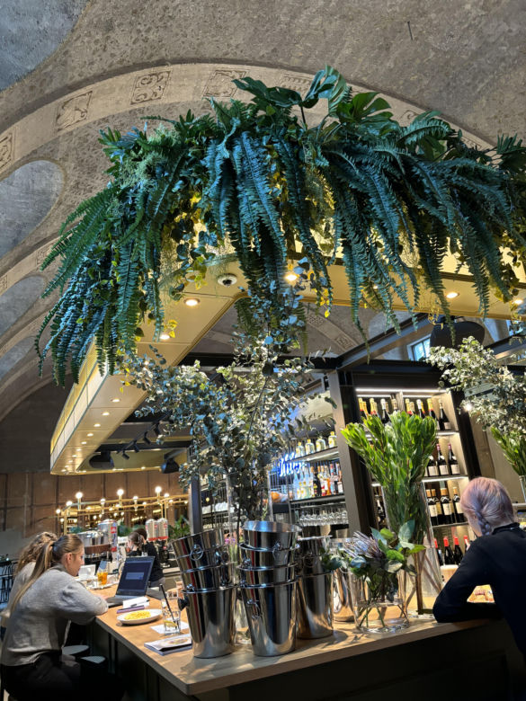 Zobacz wyjątkowej wnętrze nowej restauracji w Poznaniu