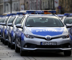 Radiowozy z napędem hybrydowym. Warszawska policja dostała 37 takich samochodów