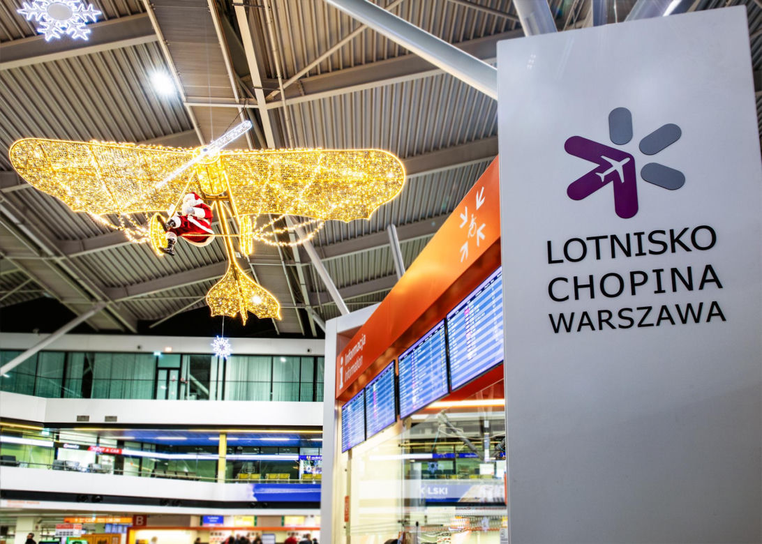 Świąteczna iluminacja na Lotnisku Chopina. Przygotowano wyjątkowe ozdoby