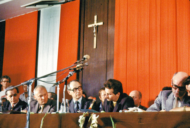 Wałęsa to  bohater. Może mówić, co chce