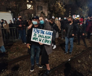 #PiekłoKobiet: Protest na warszawskim Żoliborzu