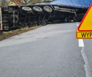 Troszkowo. Setki litrów piwa rozlały się na drogę