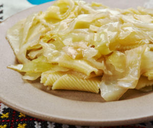 Fleky jak z czeskiej gospody – prosty makaron z kapustą, który smakuje zaskakująco dobrze