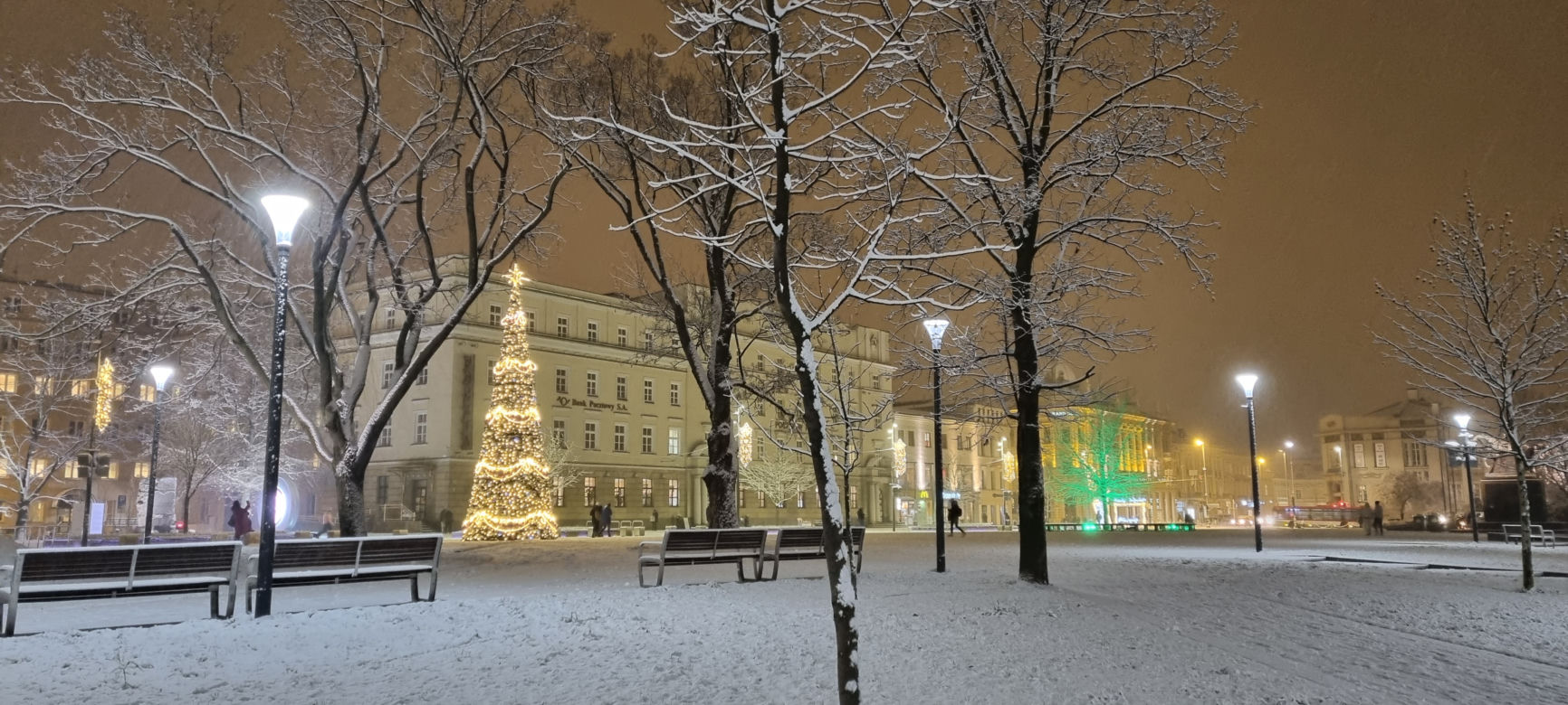 W Lublinie czuć klimat zbliżających się świąt. Iluminacje już świecą [GALERIA]