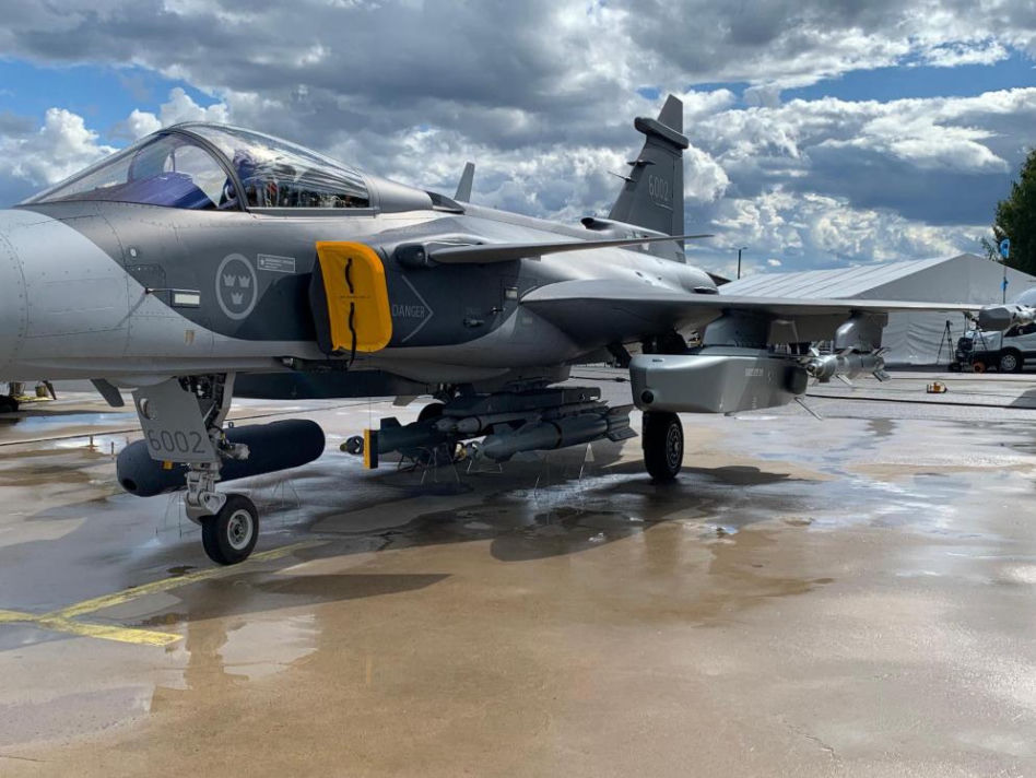 Gripeny z kłami. Szwedzkie siły powietrzne zyskują zdolność głębokiego uderzenia, dzięki Taurusom