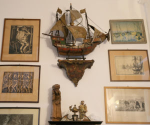 Wiemy, u kogo teraz mieszka Jarosław Kaczyński! W takich warunkach spędza czas. Mamy ZDJĘCIA!