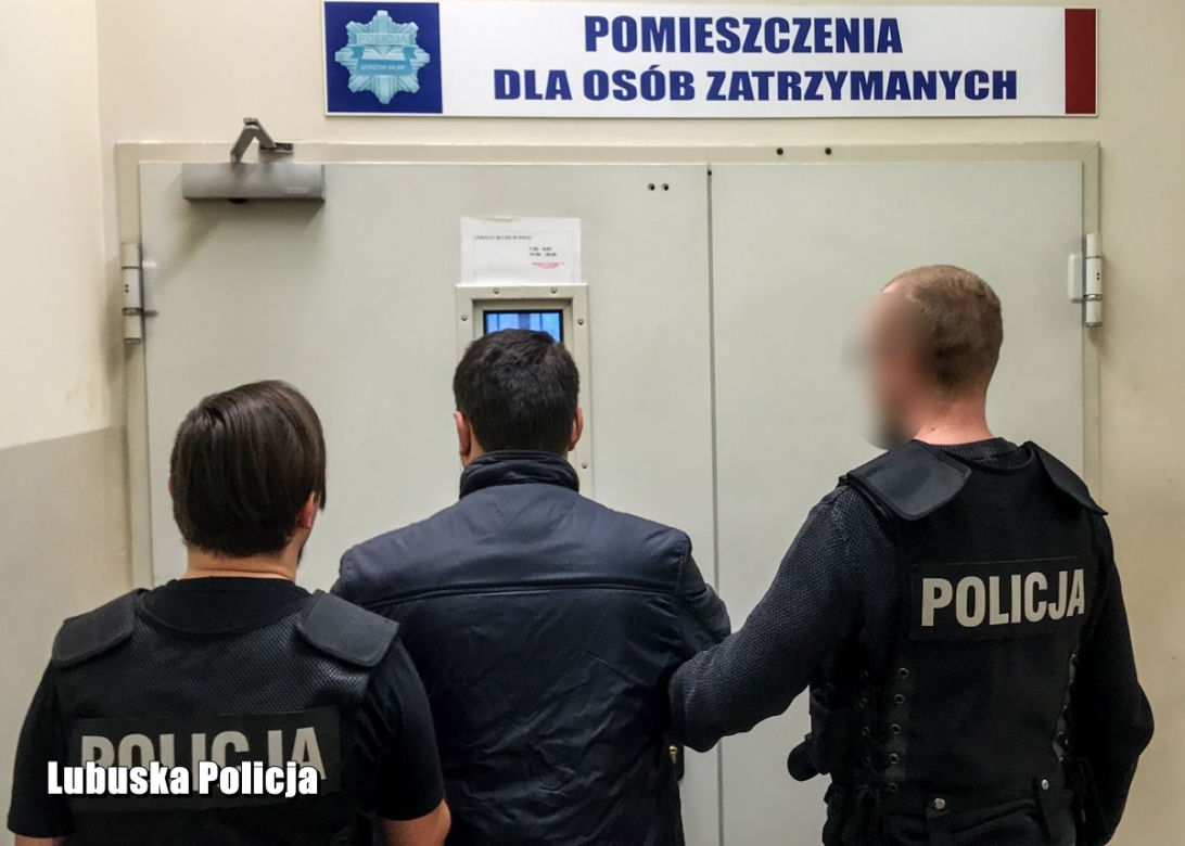 Ustawa kiboli w centrum miasta