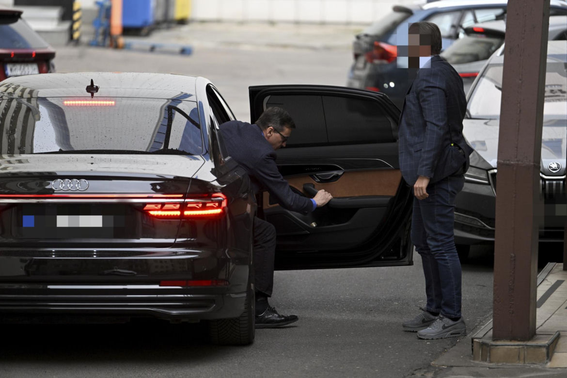 Morawiecki pod specjalnym nadzorem