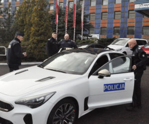 Nowe radiowozy KIA Stinger dla polskiej policji
