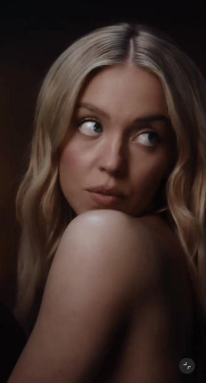 Rozebrana Sydney Sweeney w sportowej reklamie