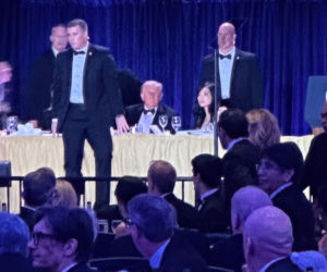 Strzały na kolacji z udziałem Donalda Trumpa