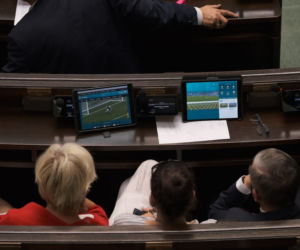 Podczas posiedzenia Sejmu posłowie oglądali mecz Polska - Szwecja