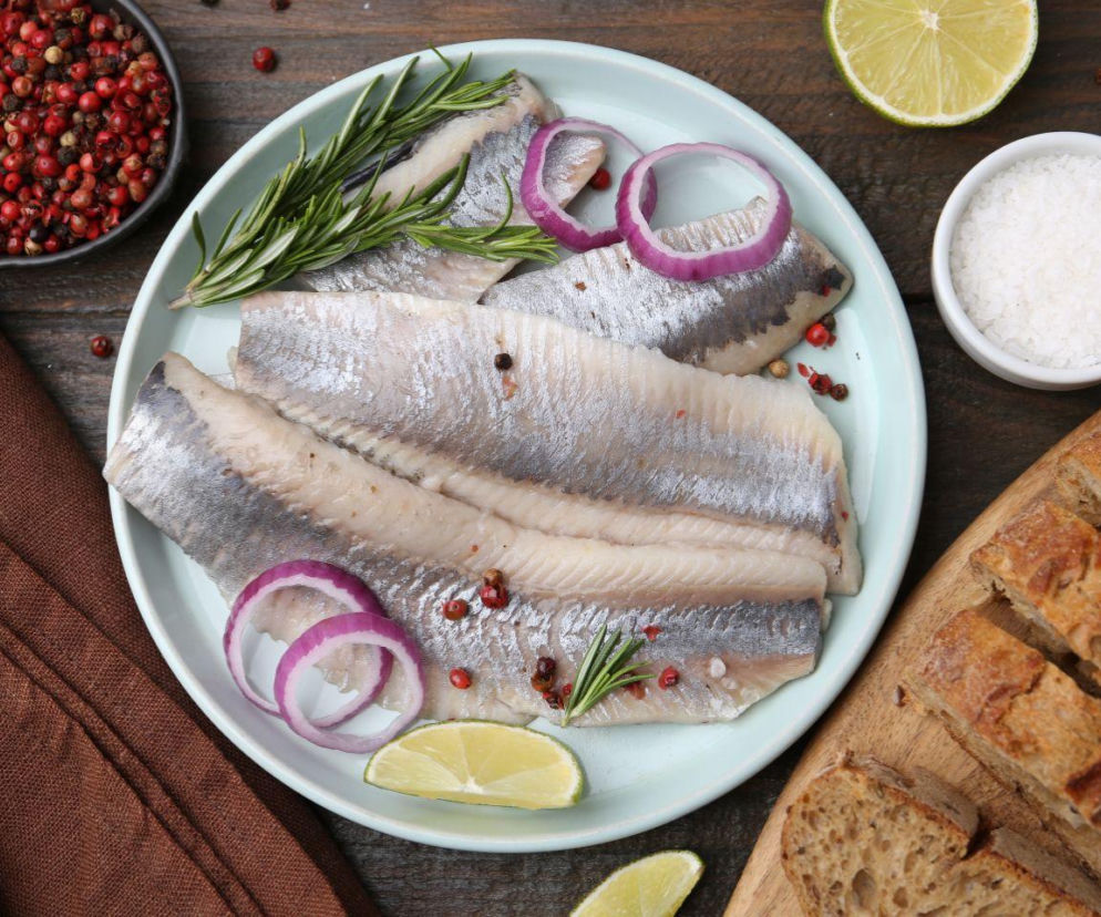 śledzie w soku z ogórków kiszonych