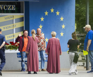 Daniel Olbrychski jak król na planie Rancza