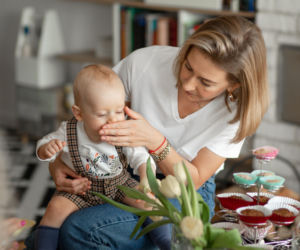 Pierwsza pomoc przy zadławieniu. Ten manewr może być groźny