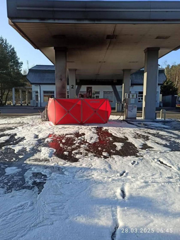 Młody mężczyzna spłonął na stacji benzynowej. Co było przyczyną tragedii?