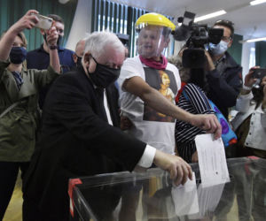 Jarosław Kaczyński znów wymodlił zwycięstwo