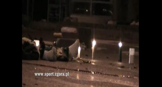 ZAMIESZKI w ZIELONEJ GÓRZE po śmierci kibica żużla. Kibic FALUBAZU zginął pod kołami NIEOZNAKOWANEGO RADIOWOZU
